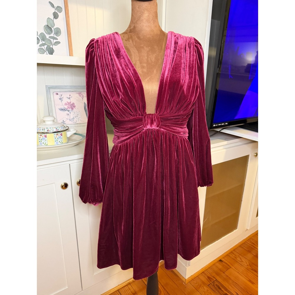 Gianni Bini Burgundy Velvet Deep V-Neck Mini Dress Long Sleeve Ruched Size 6